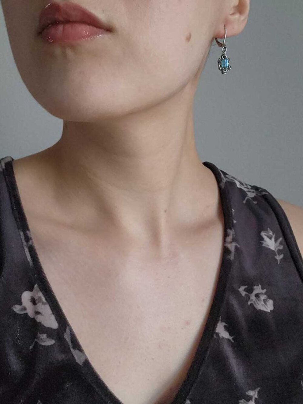 Silver and aqua blue lever back dangly earrings - Picture 4 of 8